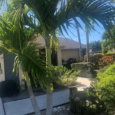 Beautiful Pool Home Close To Beach And 5Th Avenue